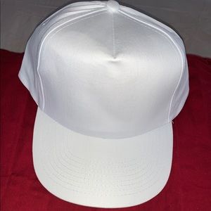 WHITE SNAP BACK HAT... ONE SIZE FITS ALL!